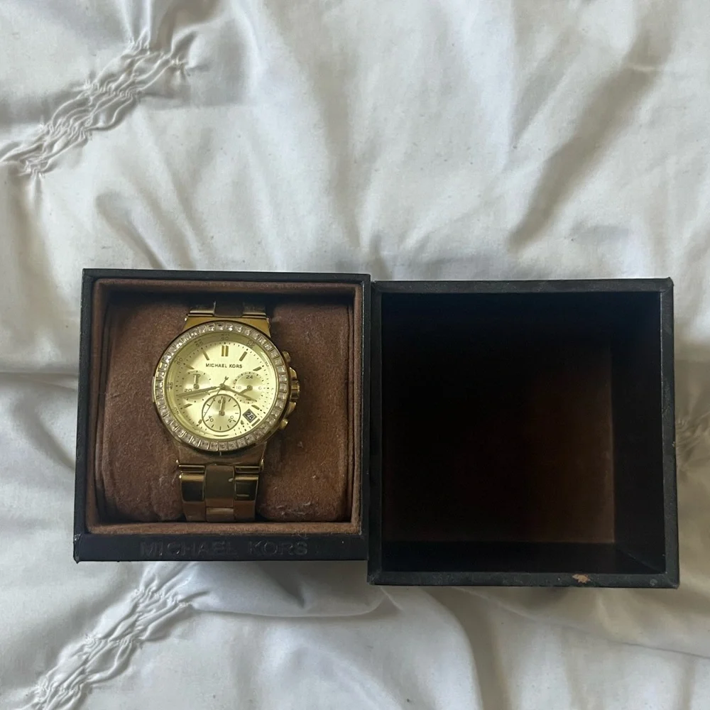 Michael Kors Watch - Picture 3 of 8